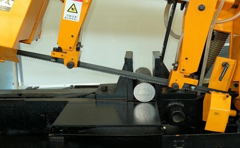 连平数控带锯床自动送料精度会出现偏差吗? 连平数控带锯床自动送料精度会出现偏差吗?