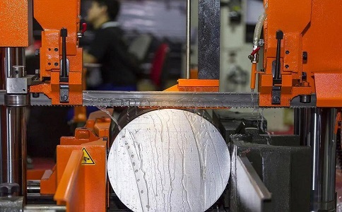 连平立式金属带锯床切削出现跑带故障解决方法! 连平立式金属带锯床切削出现跑带故障解决方法!